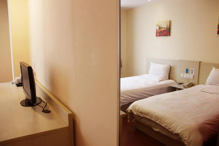 Room 5 of 15