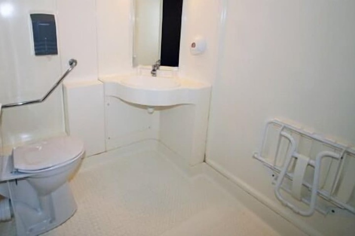 Room 18 of 32