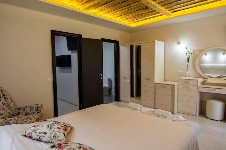 Room 29 of 82