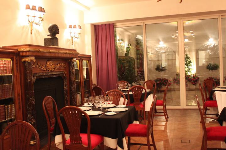 Dining 57 of 81