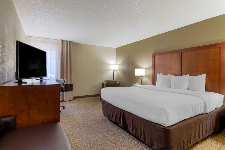 Room 10 of 28