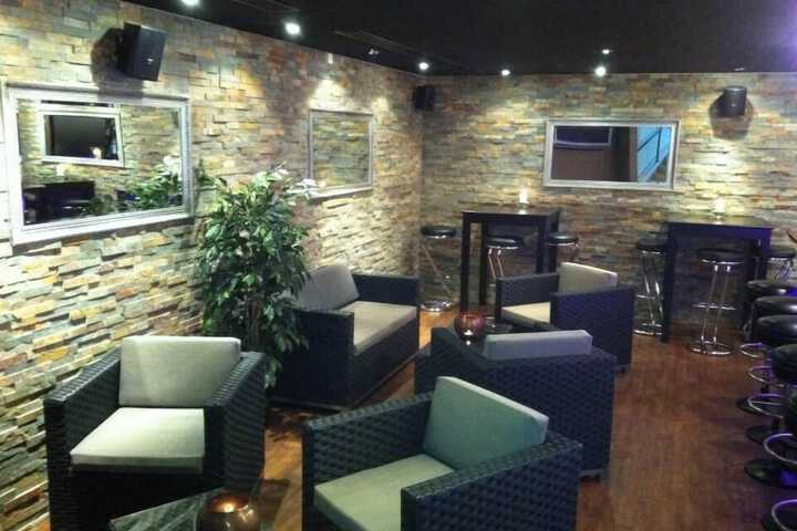 Lounge 51 of 67