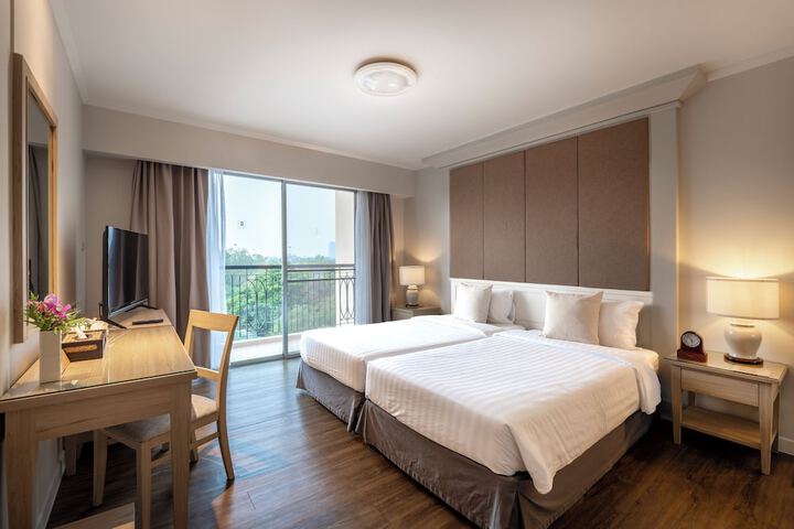 Room 14 of 64
