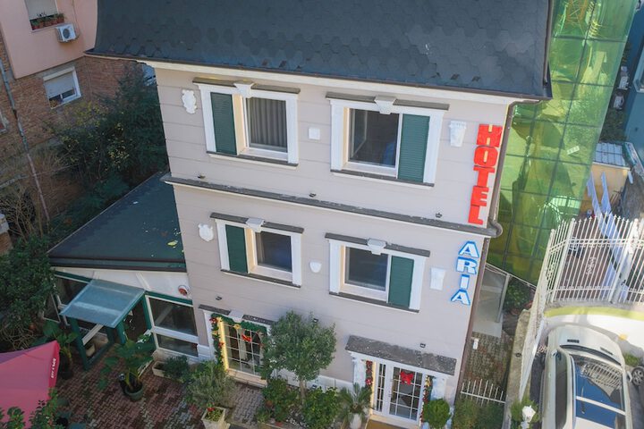 Hotel 176 of 188