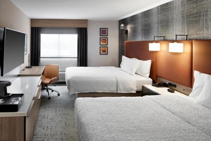 2 Queen Beds (4 of 5)
