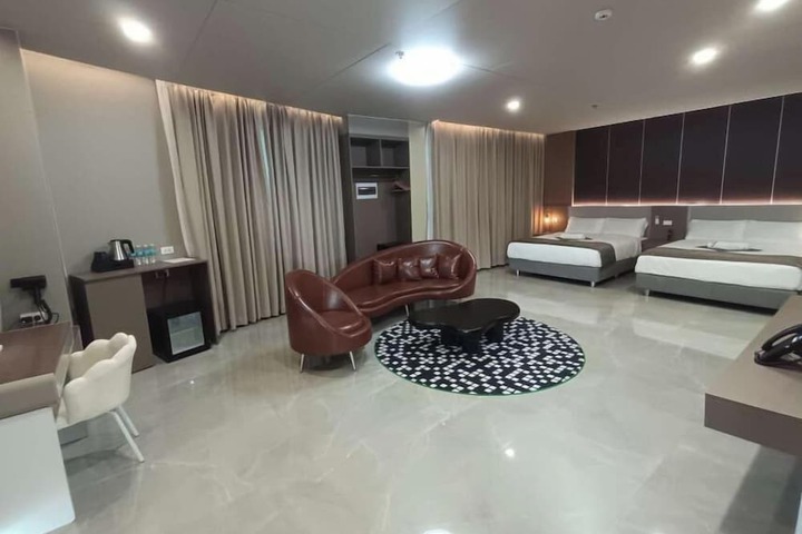Room 16 of 39
