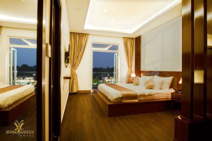 Room 9 of 30