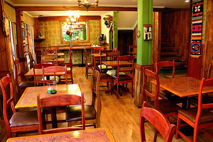 Dining 15 of 34