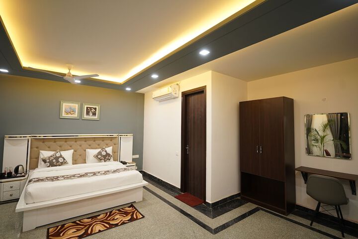 Room 17 of 73