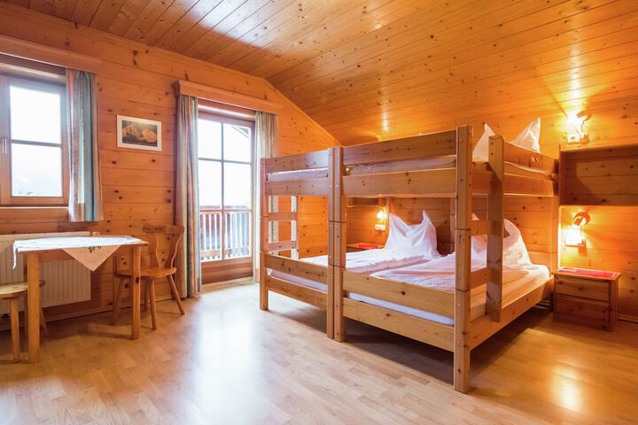 Room 3 of 32