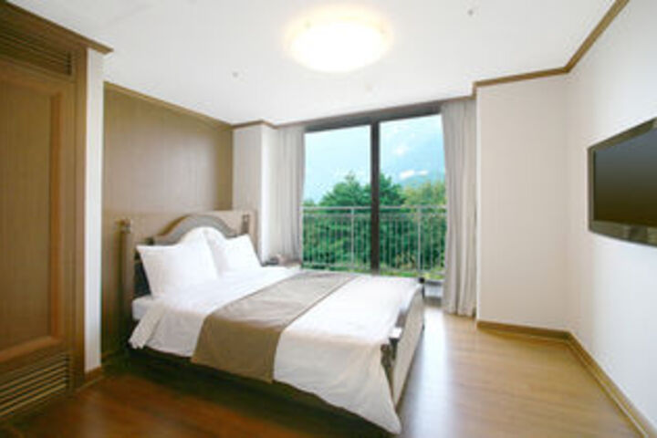 Hotel Suite Photo