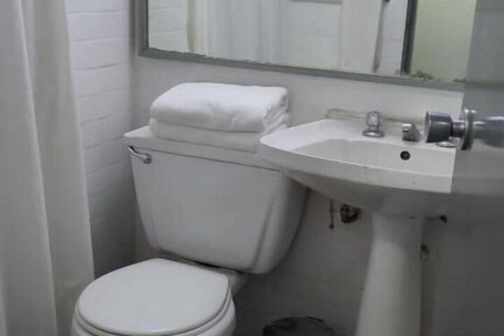 Room 72 of 95