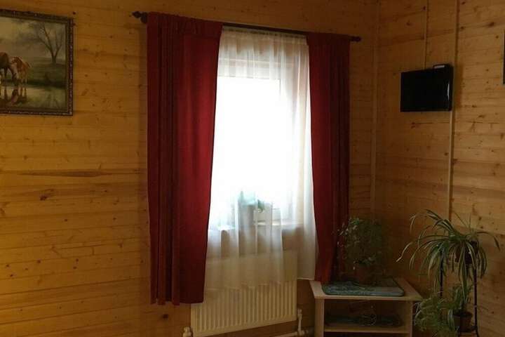 Room 32 of 46