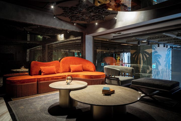 Lounge 91 of 100