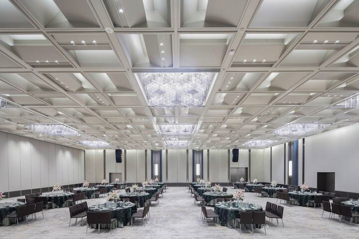 Ballroom/Hall 102 of 251