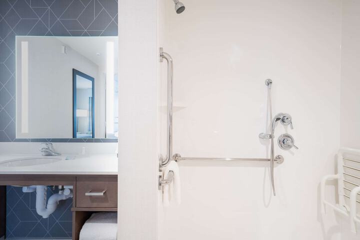 Bathroom shower