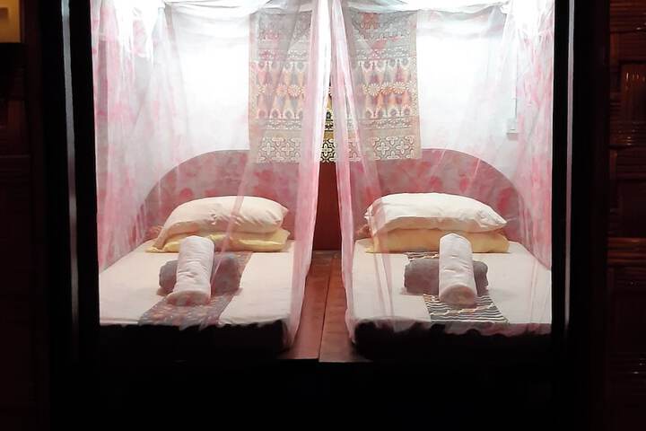 Room 15 of 113