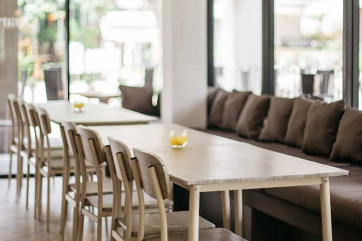 Dining 70 of 140