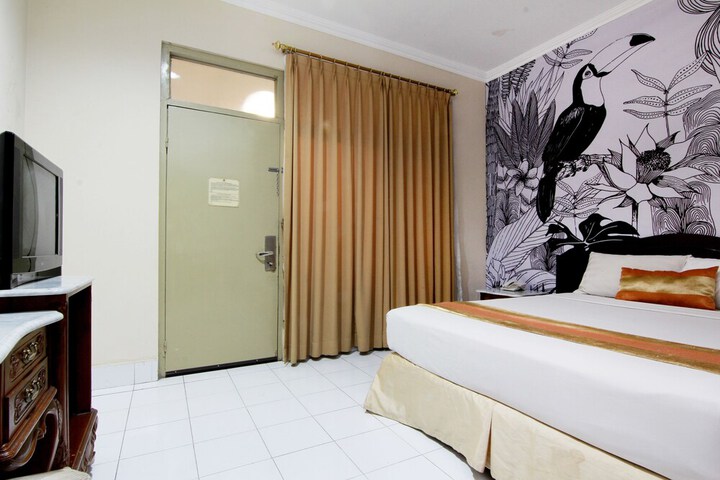 Room 13 of 89