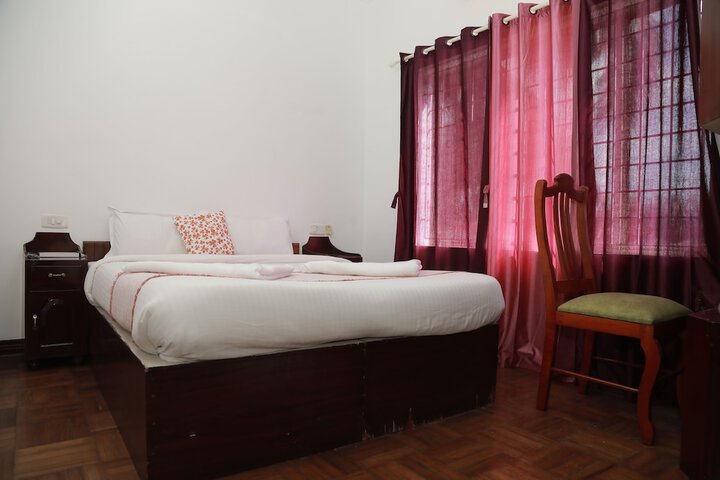 Room 6 of 15