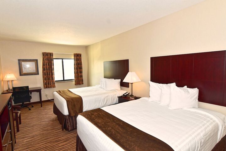 2 Queen Guest Room (6 of 13)