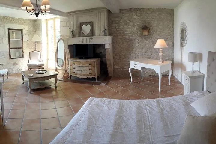 Room 3 of 15
