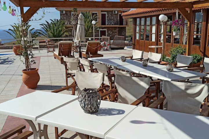 Sundeck 89 of 102