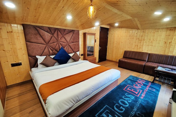 Room 5 of 63