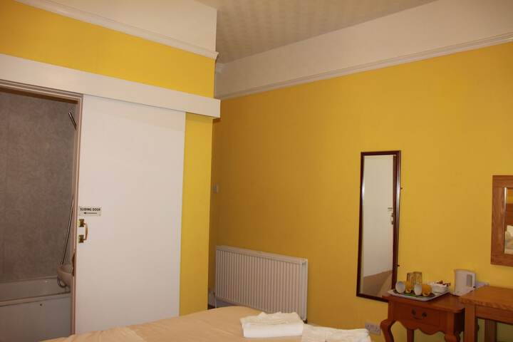 Room 48 of 81