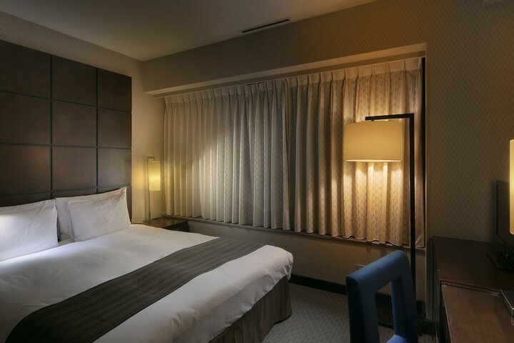Room 10 of 190
