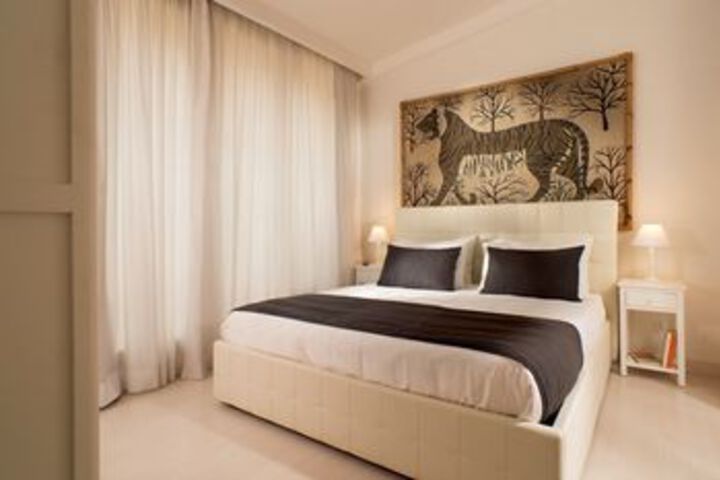 Room 8 of 20