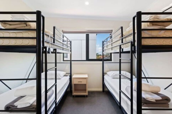 Room 22 of 142