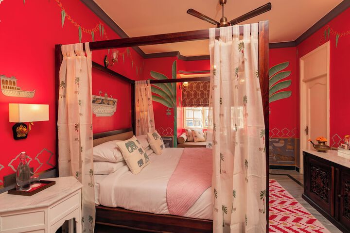 Room 21 of 48