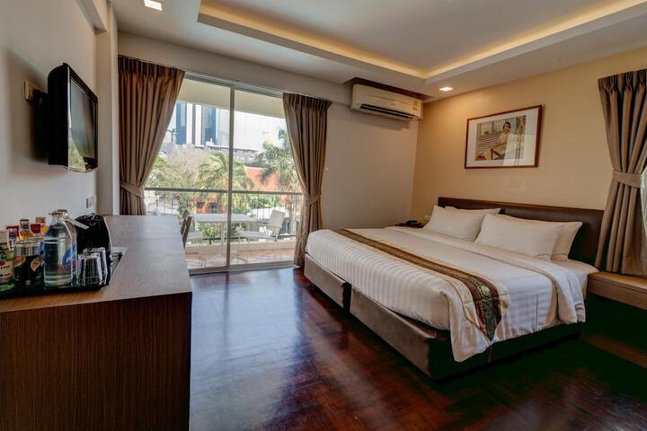 Room 8 of 59