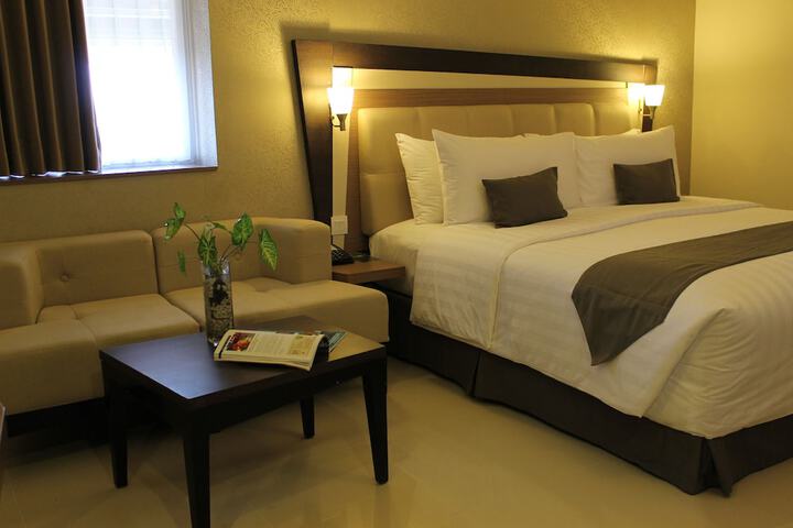 Room 8 of 25