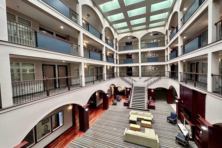 Entrance & Lobby
