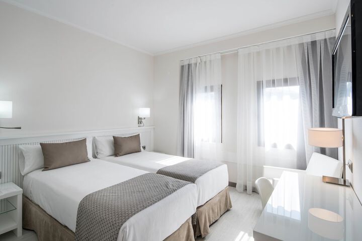 Room 16 of 49