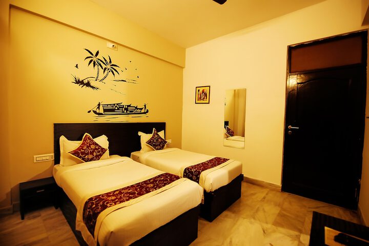 Room 12 of 21