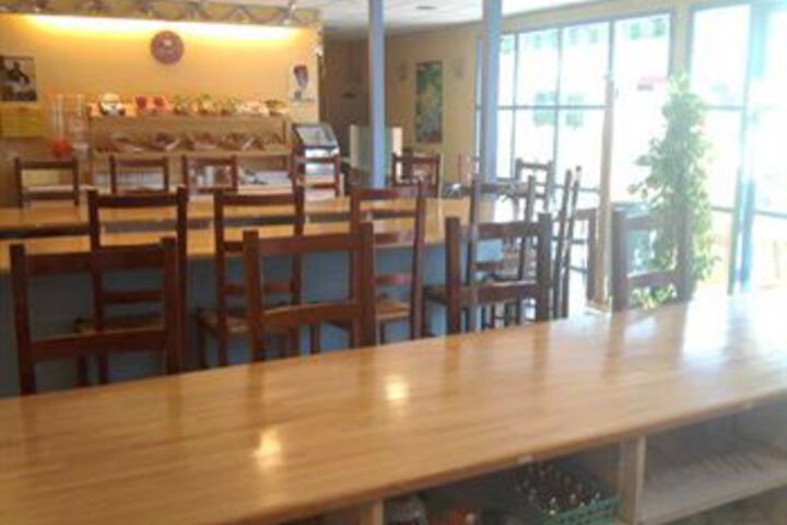 Dining 4 of 10