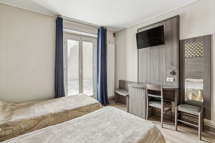 Room 10 of 31