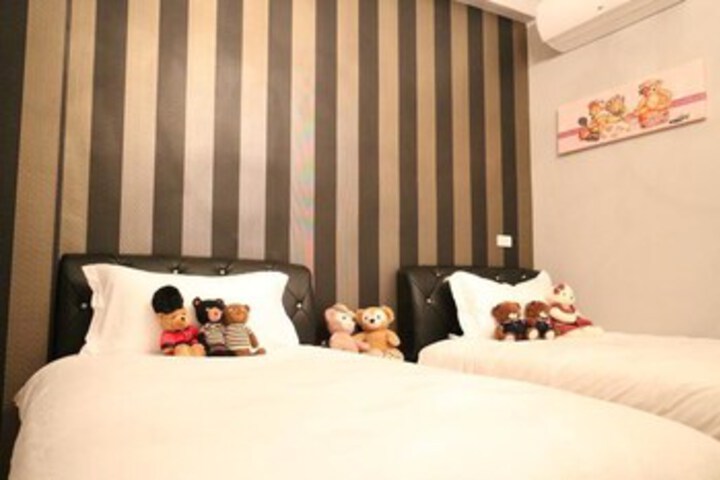 Room 18 of 29
