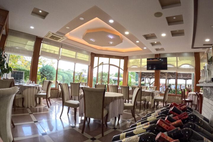 Dining 94 of 139