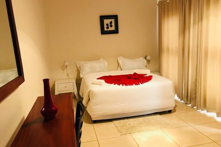Room 4 of 7