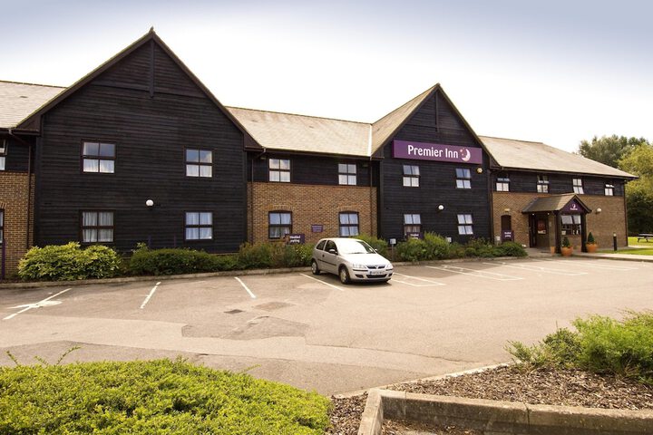 Exterior of Premier Inn Farnborough West - Southwood