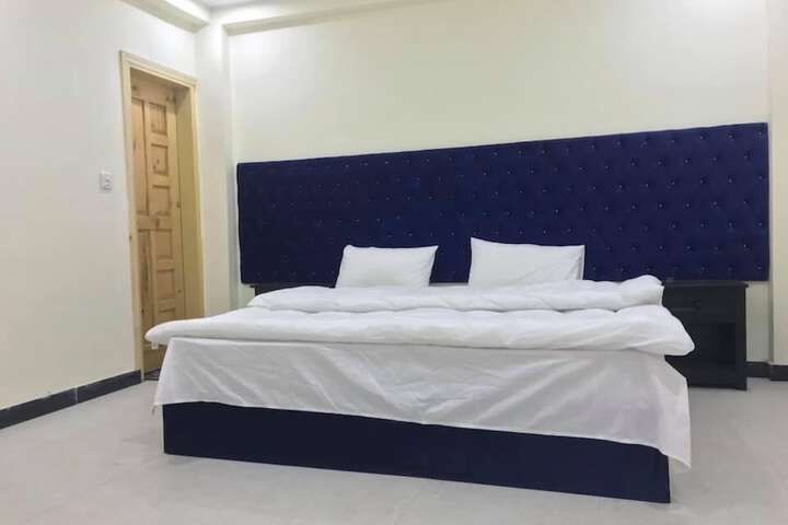 Room 5 of 34