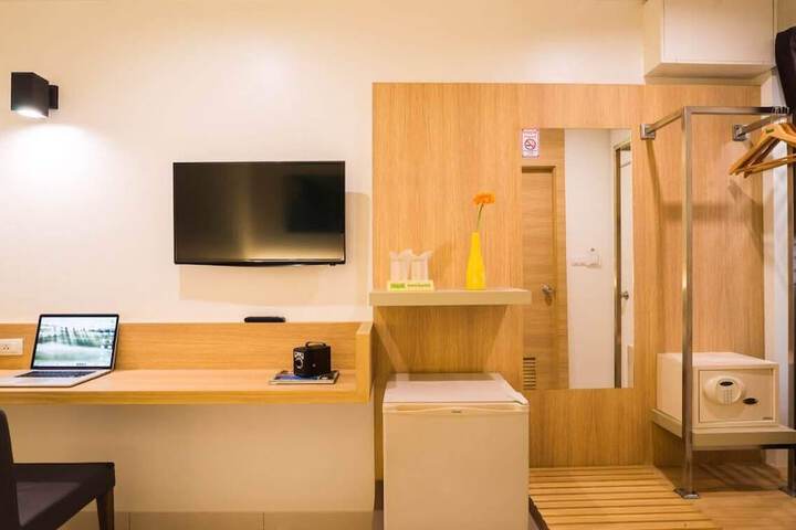 Room 10 of 25
