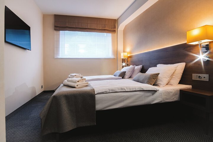 Room 48 of 99