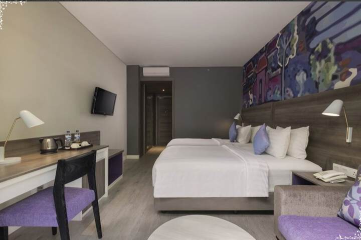 Room 10 of 98