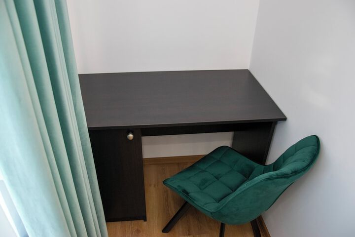 Room 10 of 31