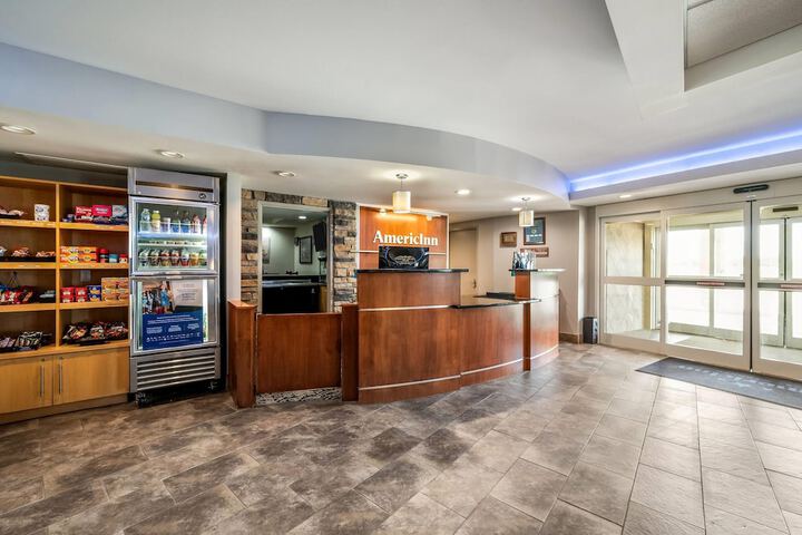 Entrance & Lobby